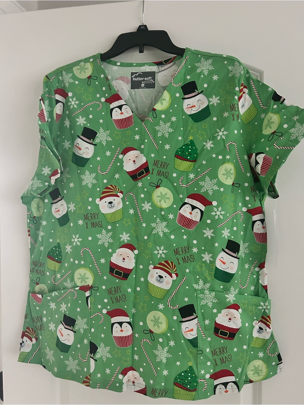 Uniform Advantage Green Holiday Print Short Sleeve Scrub Top
